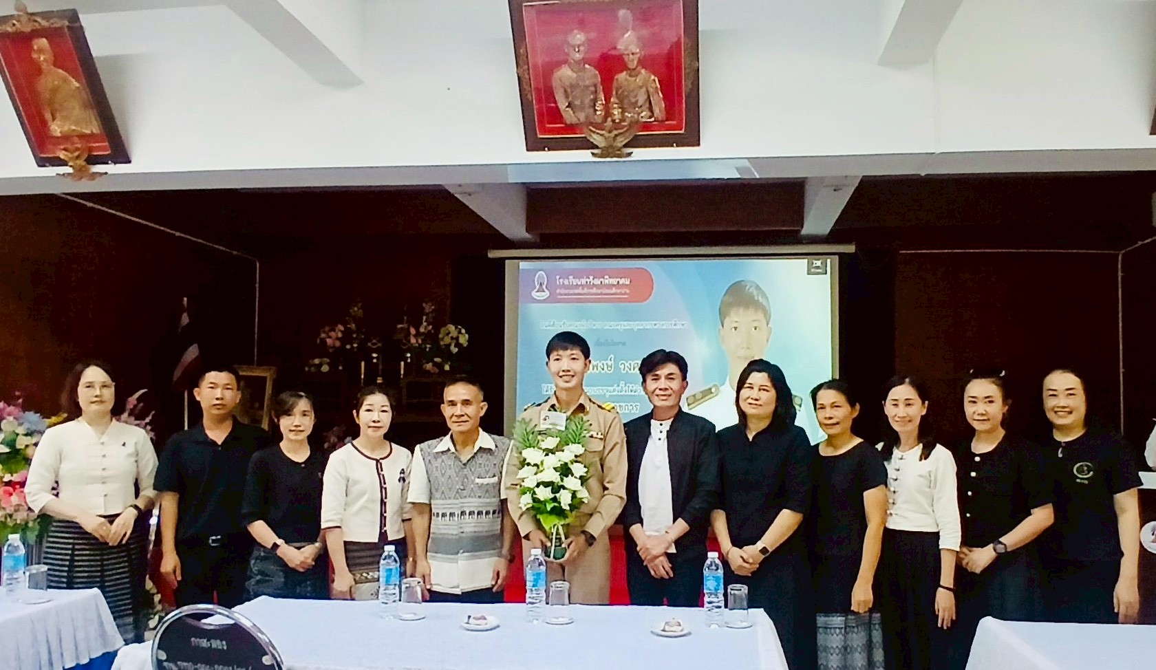 แสดงความยินดีกับครูกิตติพงษ์ วงศารัตน์